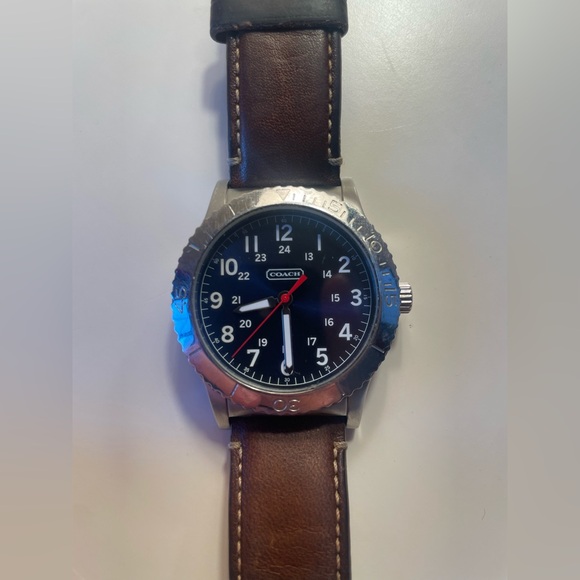 COACH Men’s Watch Tan Leather - Picture 3 of 5